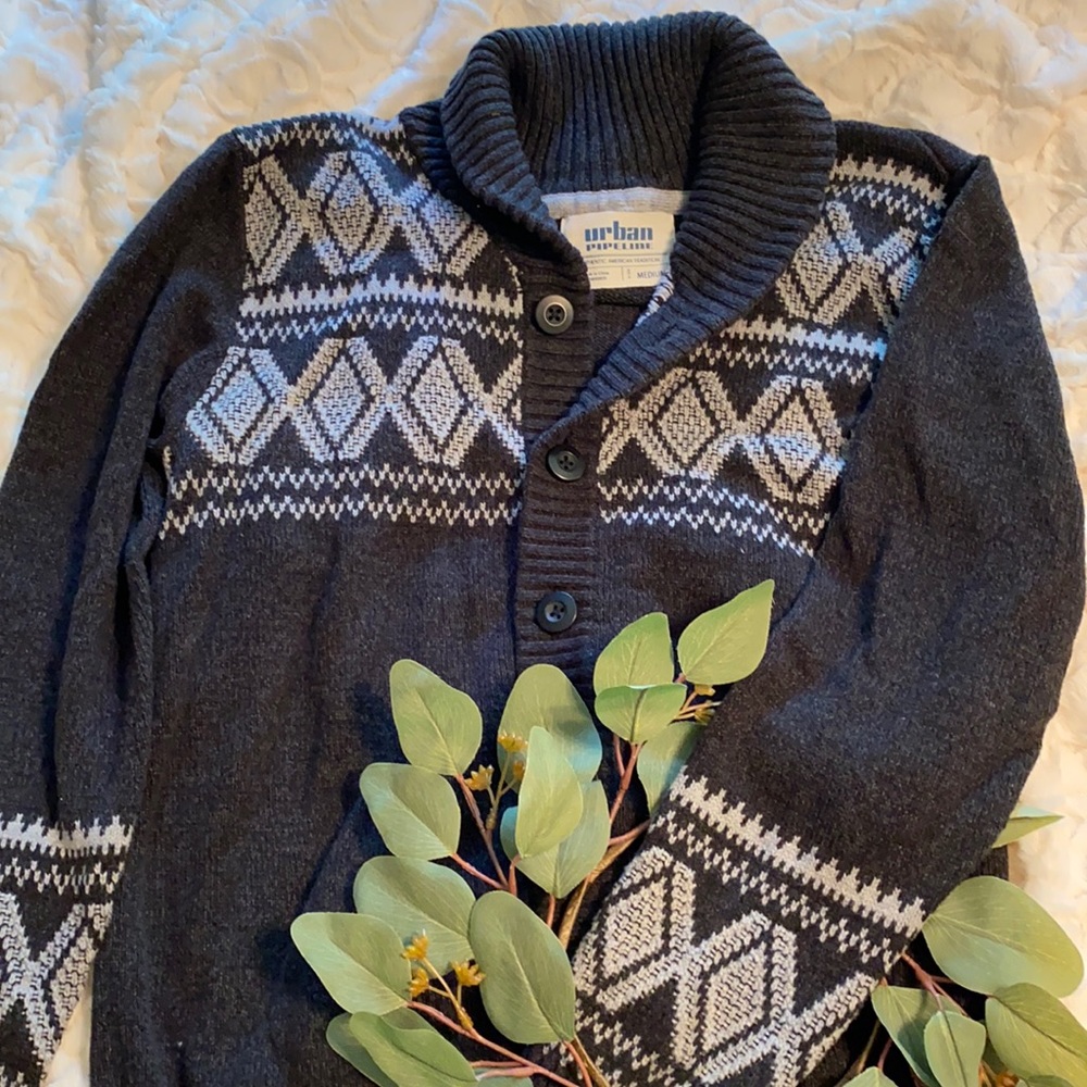 Urban Pipeline Young Men’s Shawl Neck Buttondown
